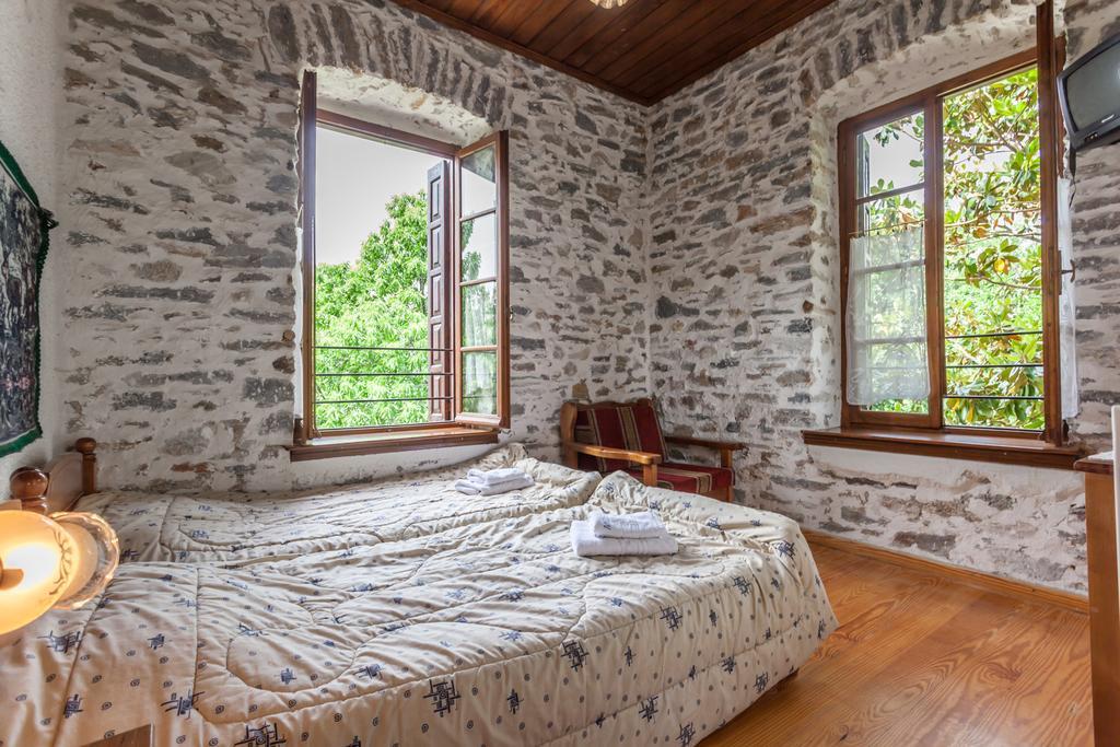 Hotel Archontiko Montana à Vizitsa Extérieur photo